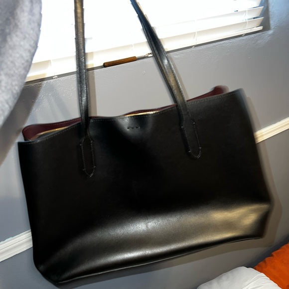 Authentic large COACH multi-pocket and zipper tote - Picture 2 of 8